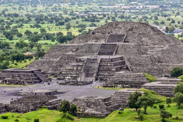 teotihuacan-shutterstock_629197340